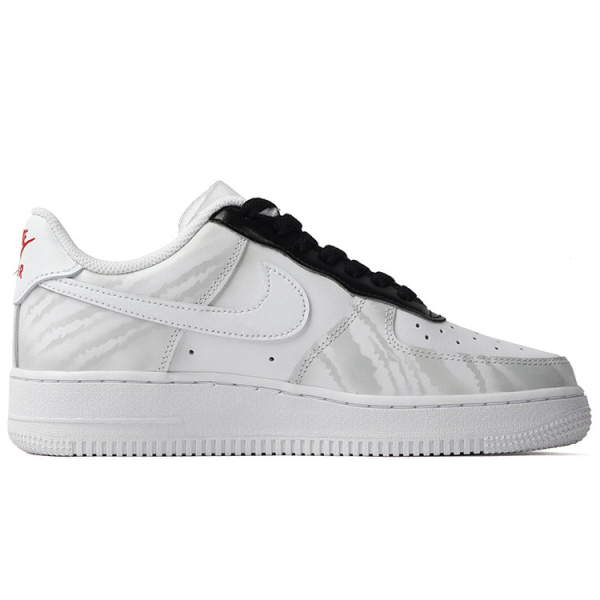 【 】 Nike Air Force 1 1’07