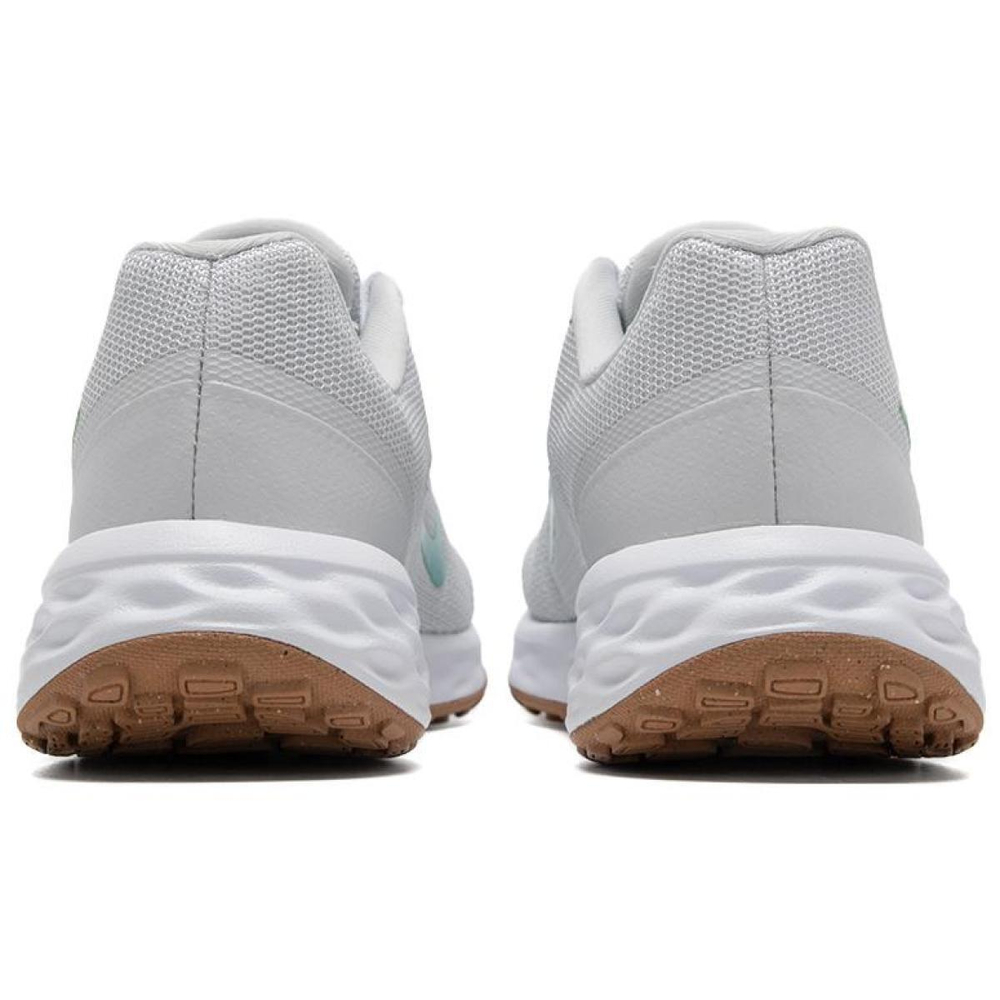 Nike REVOLUTION 6