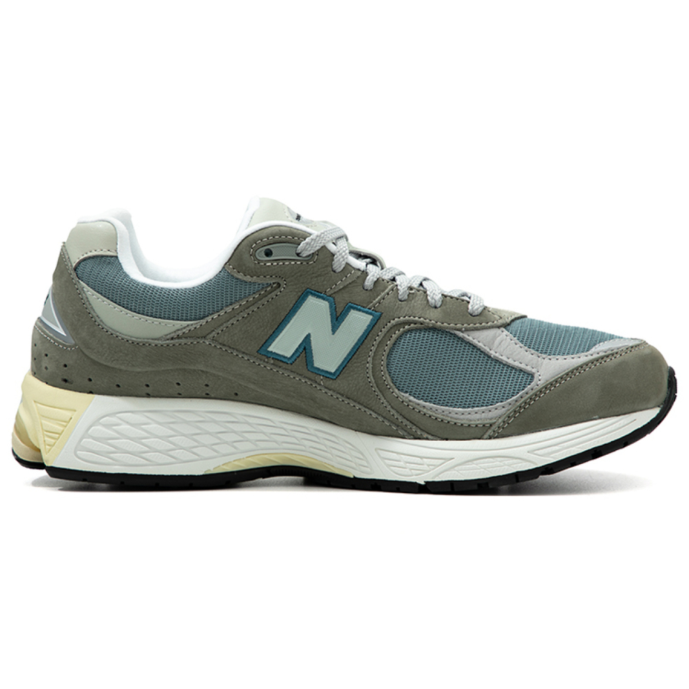 New Balance NB 2002R