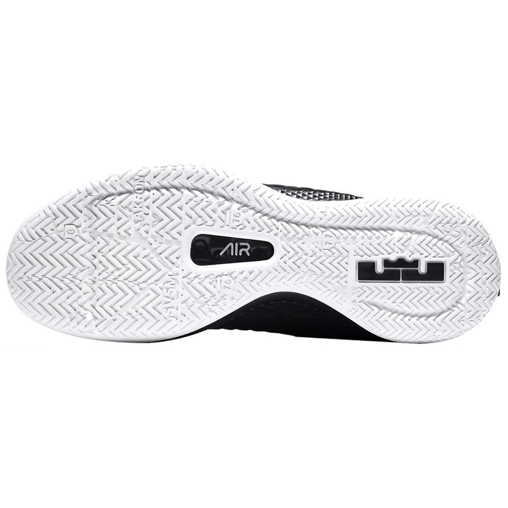 Nike Witness 3