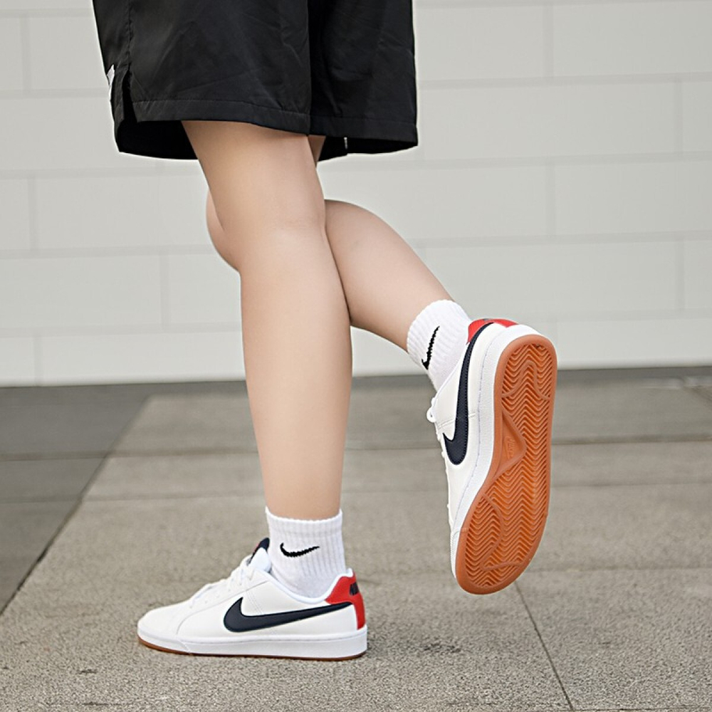 Nike Court Royale