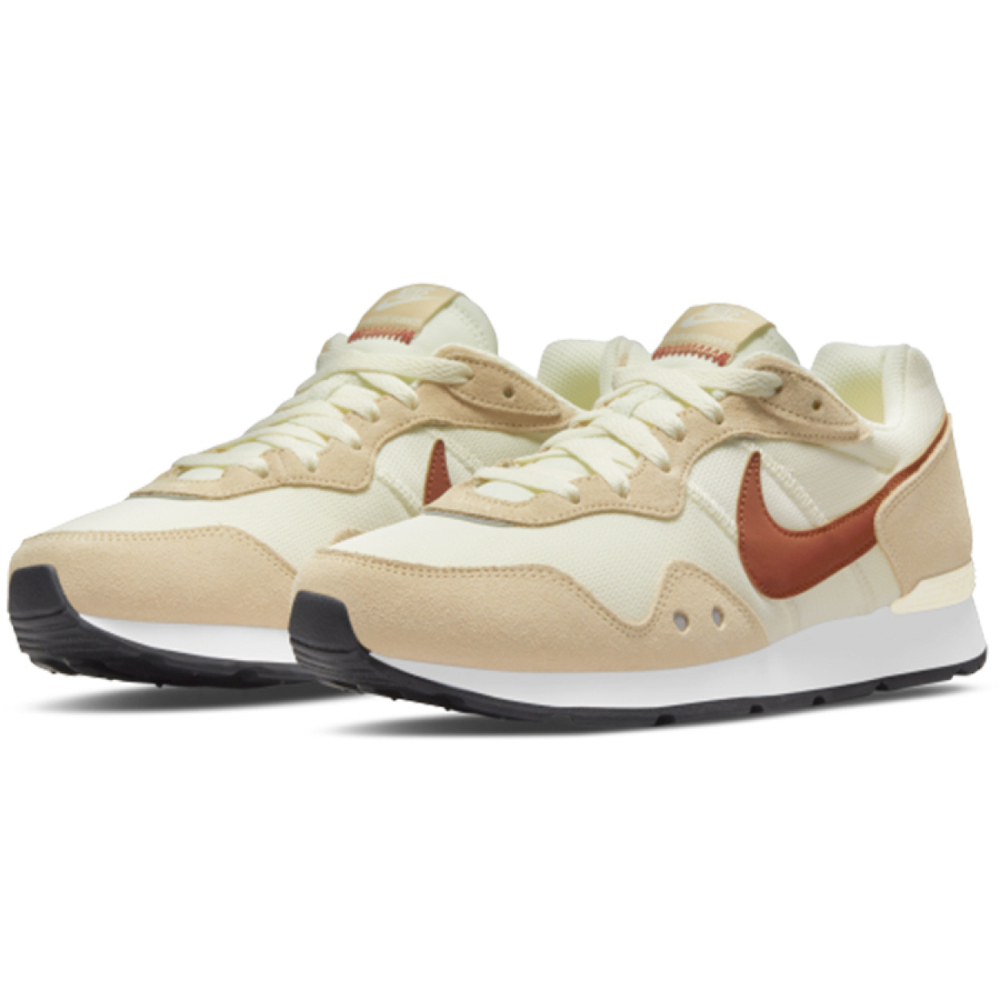 Nike Venture Runner Wide