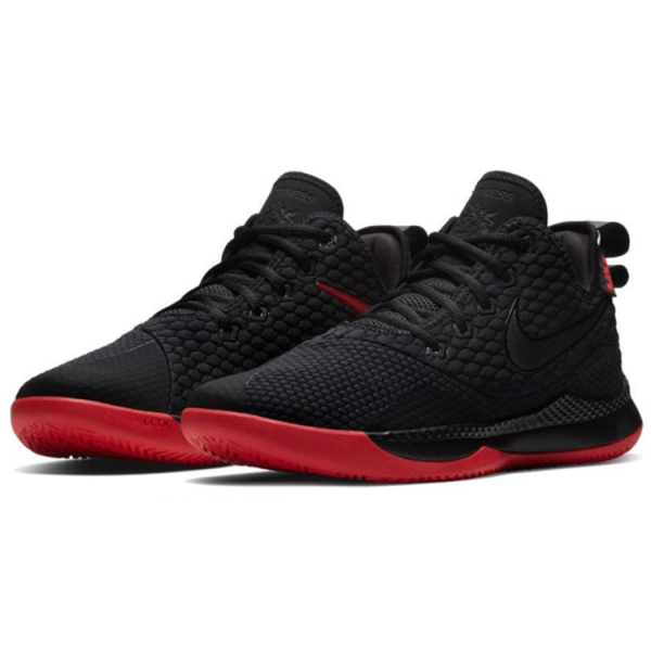 Nike Witness 3