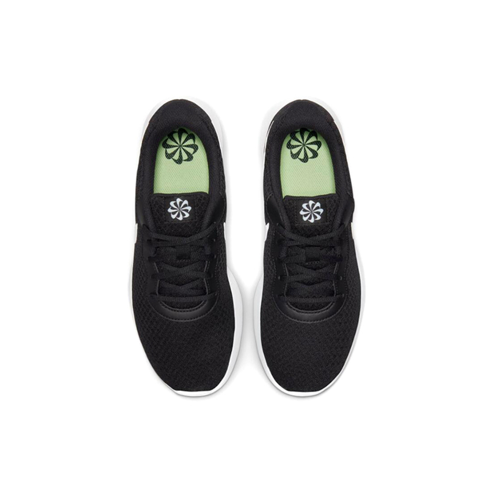Nike Tanjun