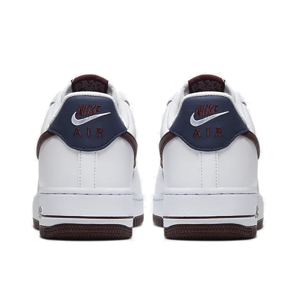 Nike Air Force 1 07 LV8