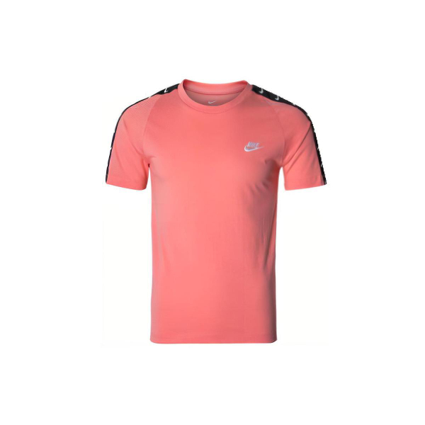 Nike Sportswear Swoosh Logo T