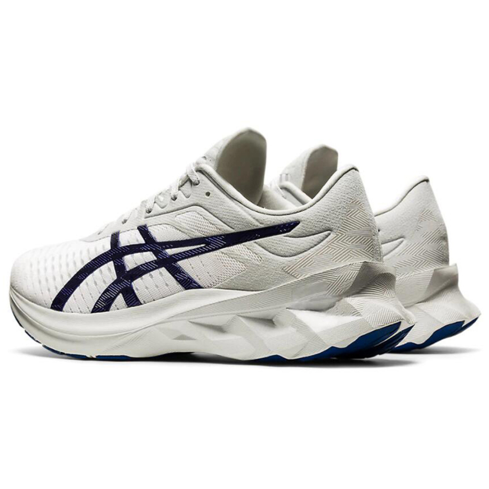 Asics Novablast 1