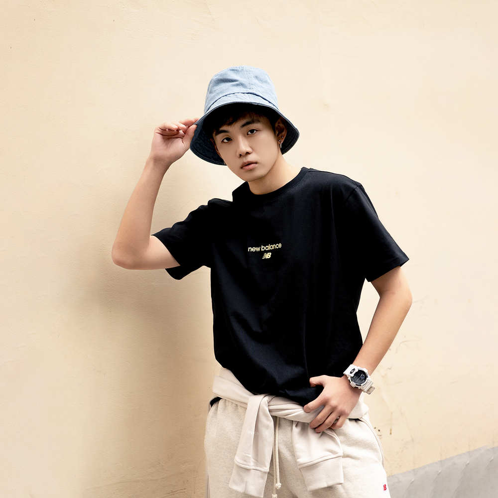 New Balance SS22 logo T