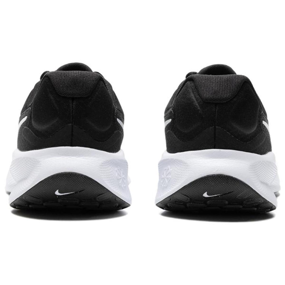 Nike REVOLUTION 7
