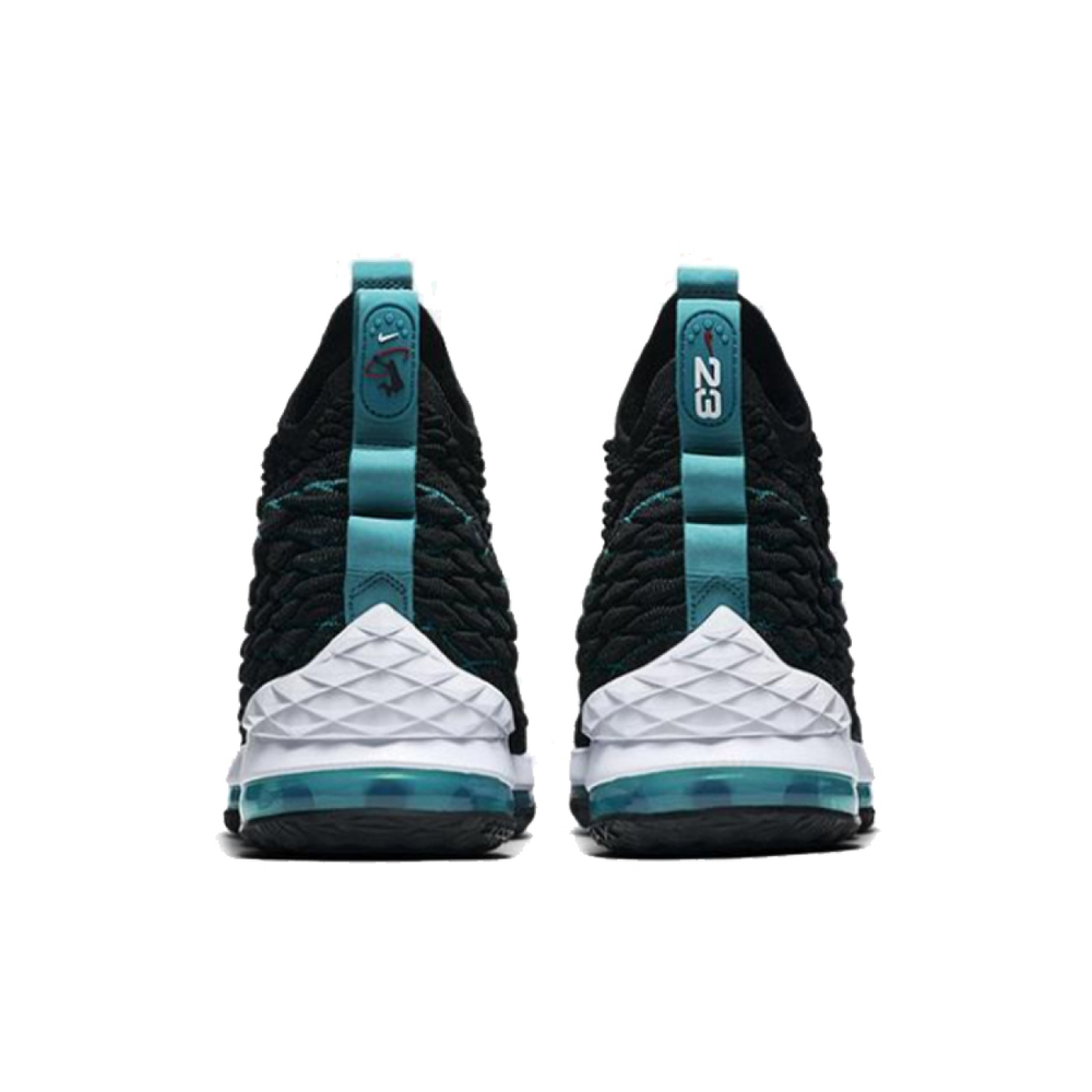 Nike Lebron 15
