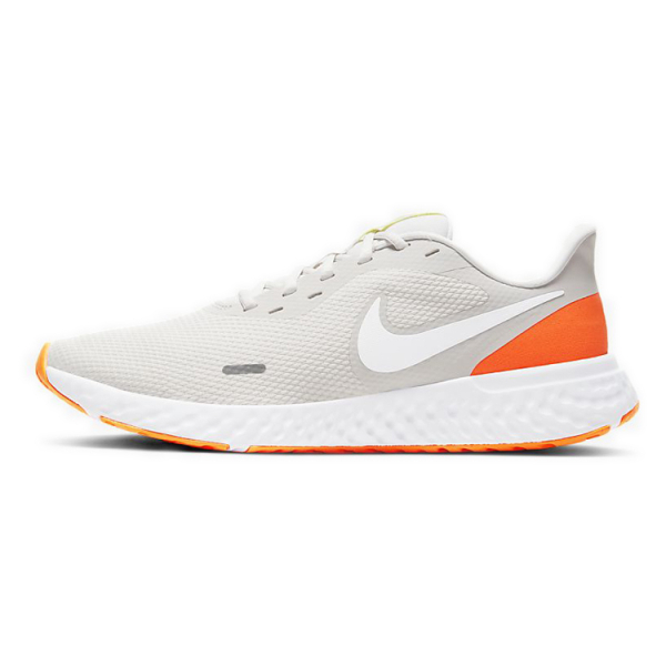 Nike REVOLUTION 5