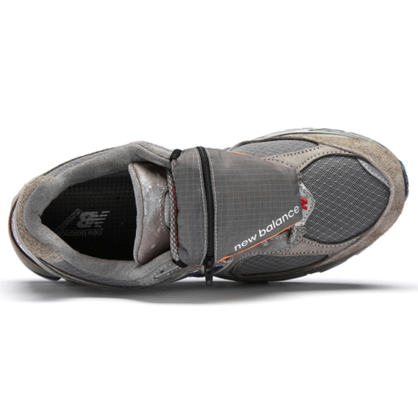 New Balance NB 2002R Pouch