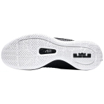 Nike Witness 3