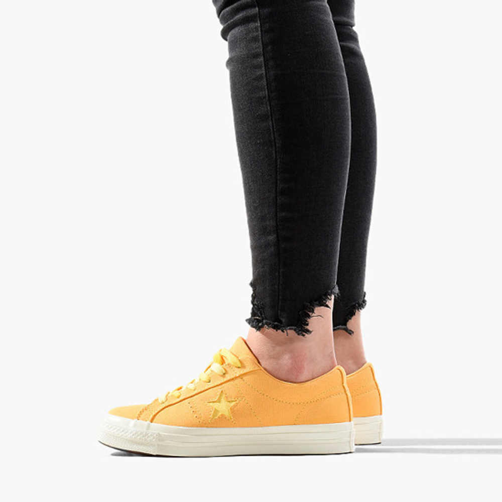 Converse One Star