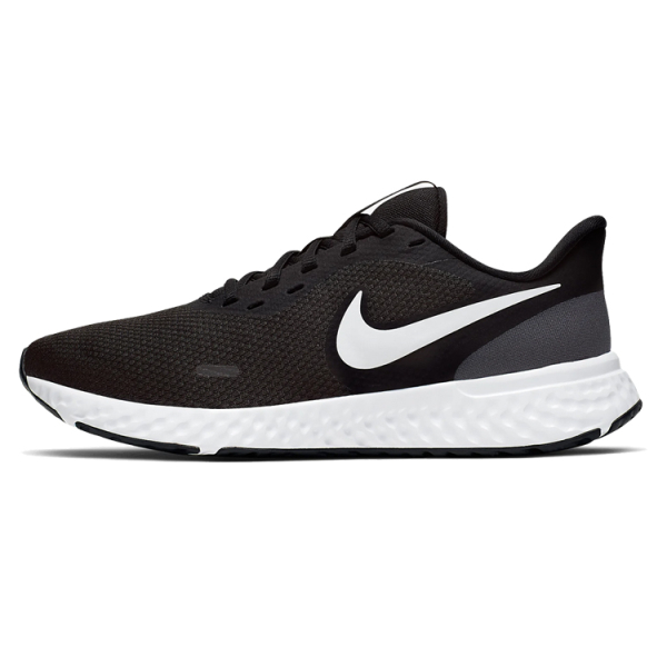 Nike REVOLUTION 5