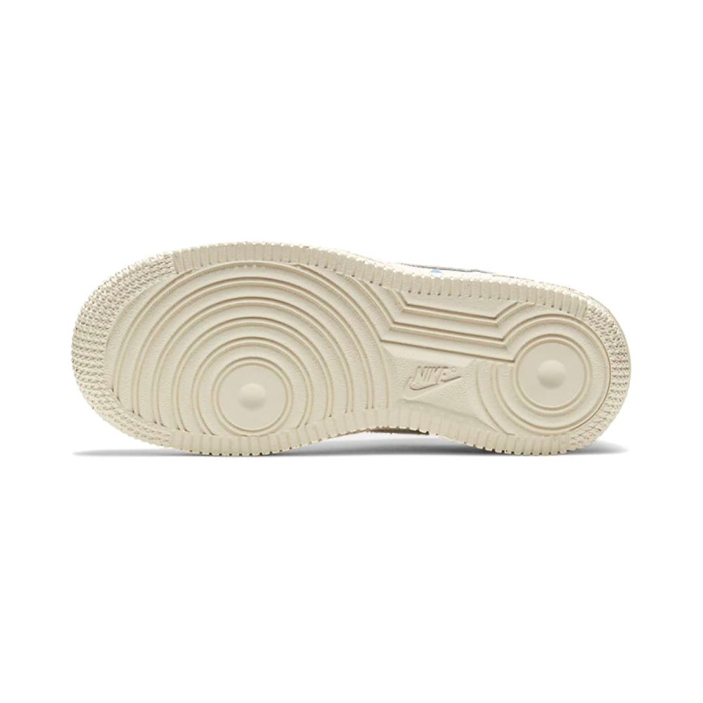 Nike Air Force 1 LV8 3