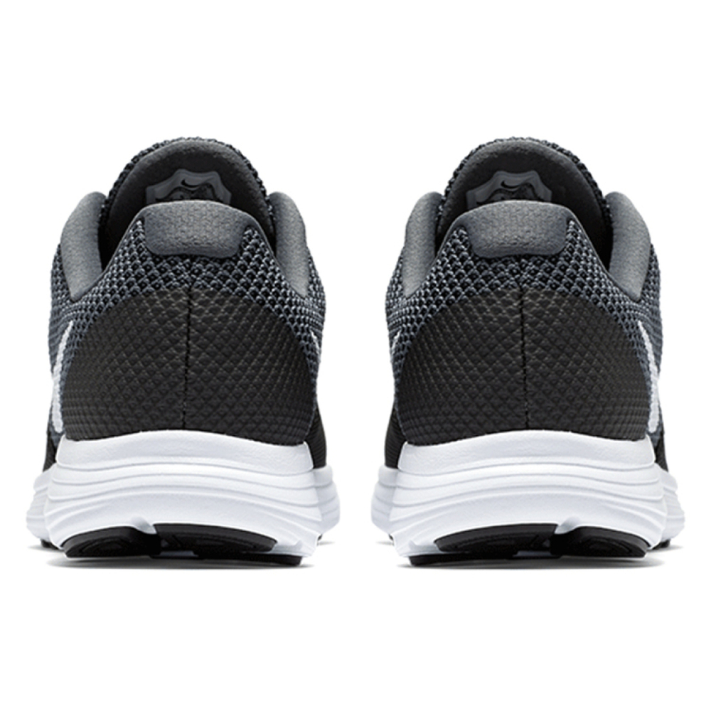 Nike REVOLUTION 3