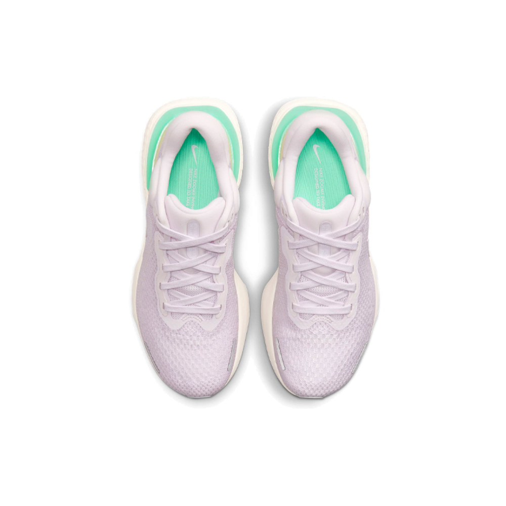 Nike Invincible Run 1 Flyknit