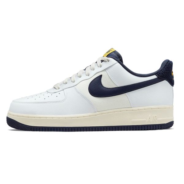 Nike Air Force 1 '07 LV8
