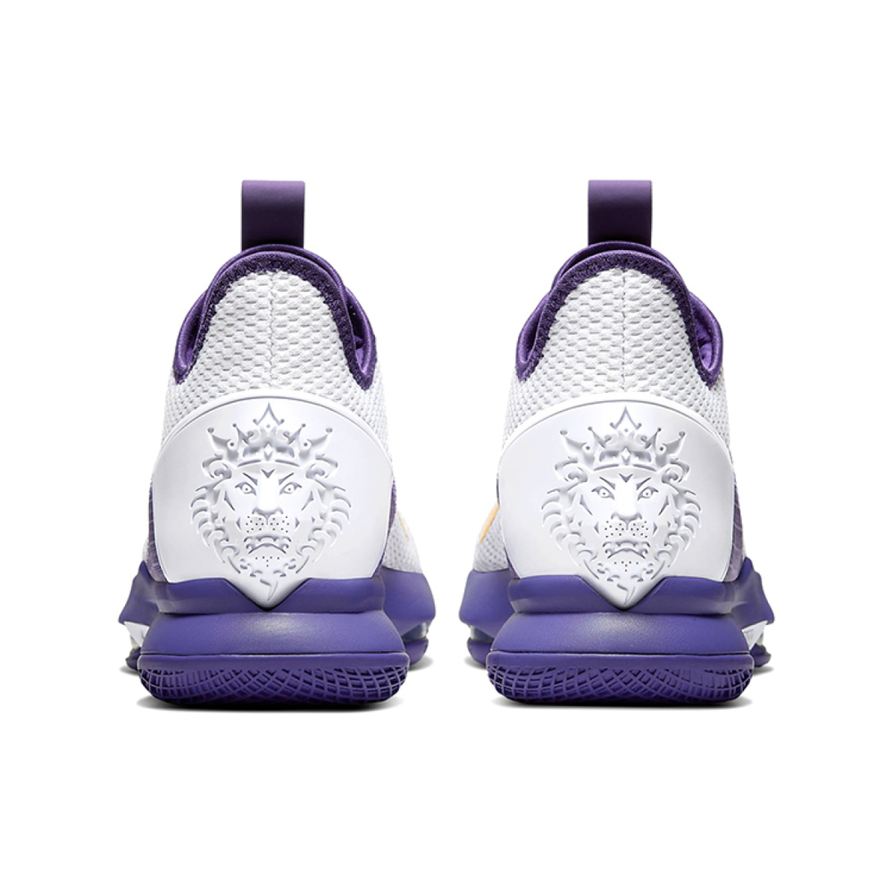 Nike Witness 4