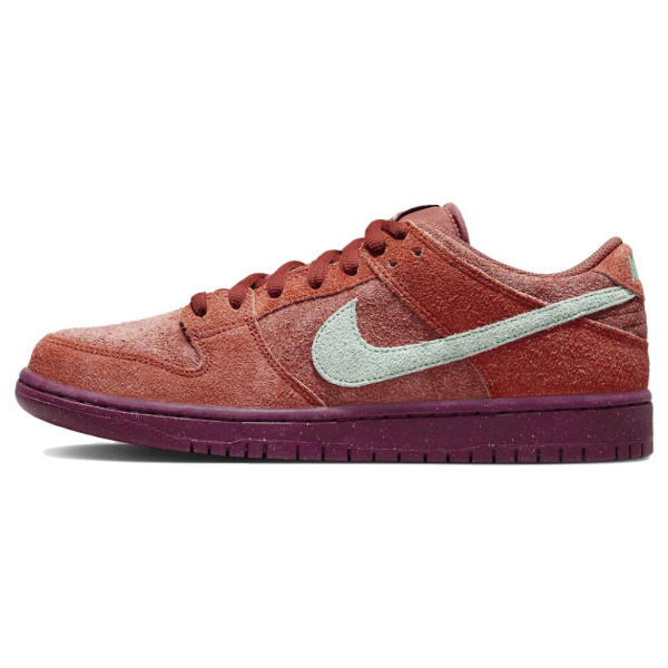 Nike Dunk SB "Mystic Red and Rosewood"
