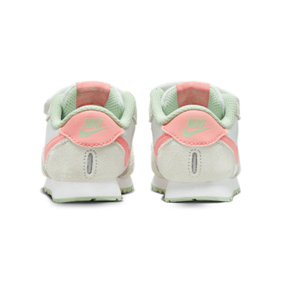 Nike MD Valiant