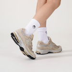 New Balance NB 2002R