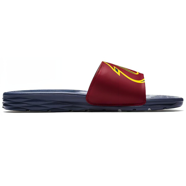 Nike Benassi
