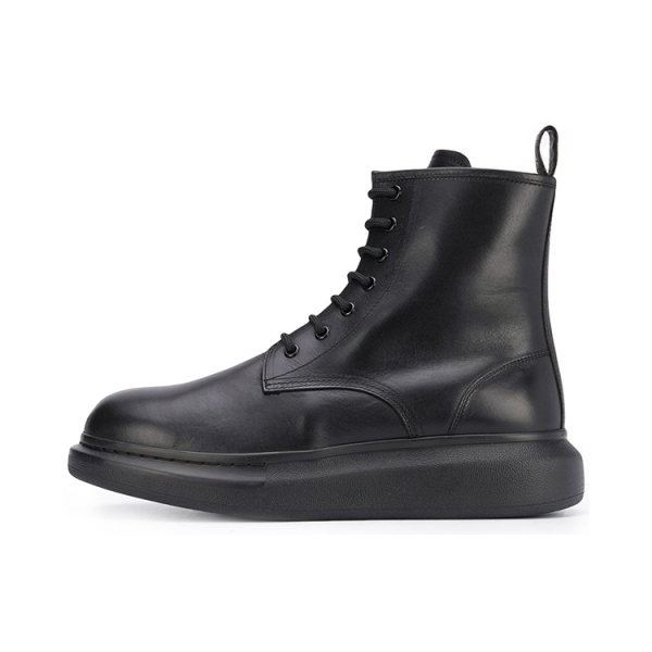 Alexander McQueen ·