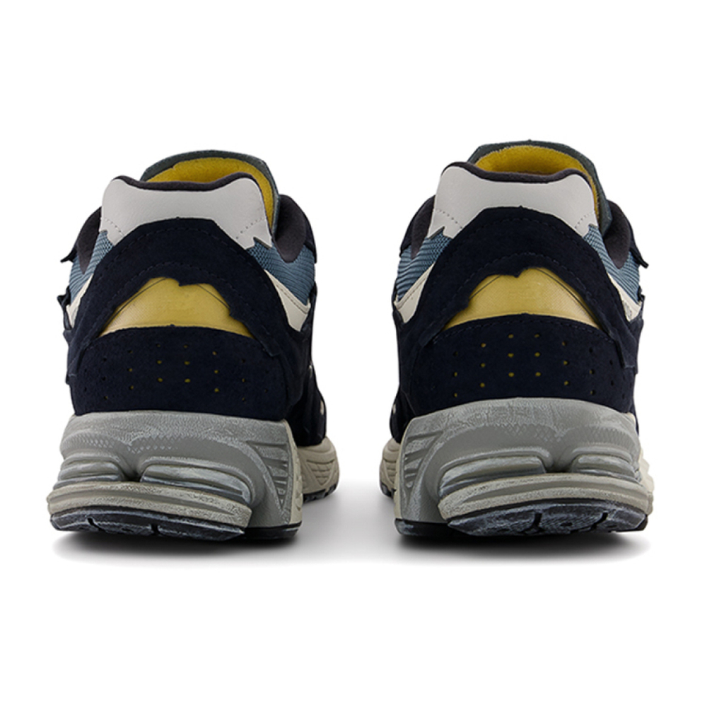 New Balance NB 2002R
