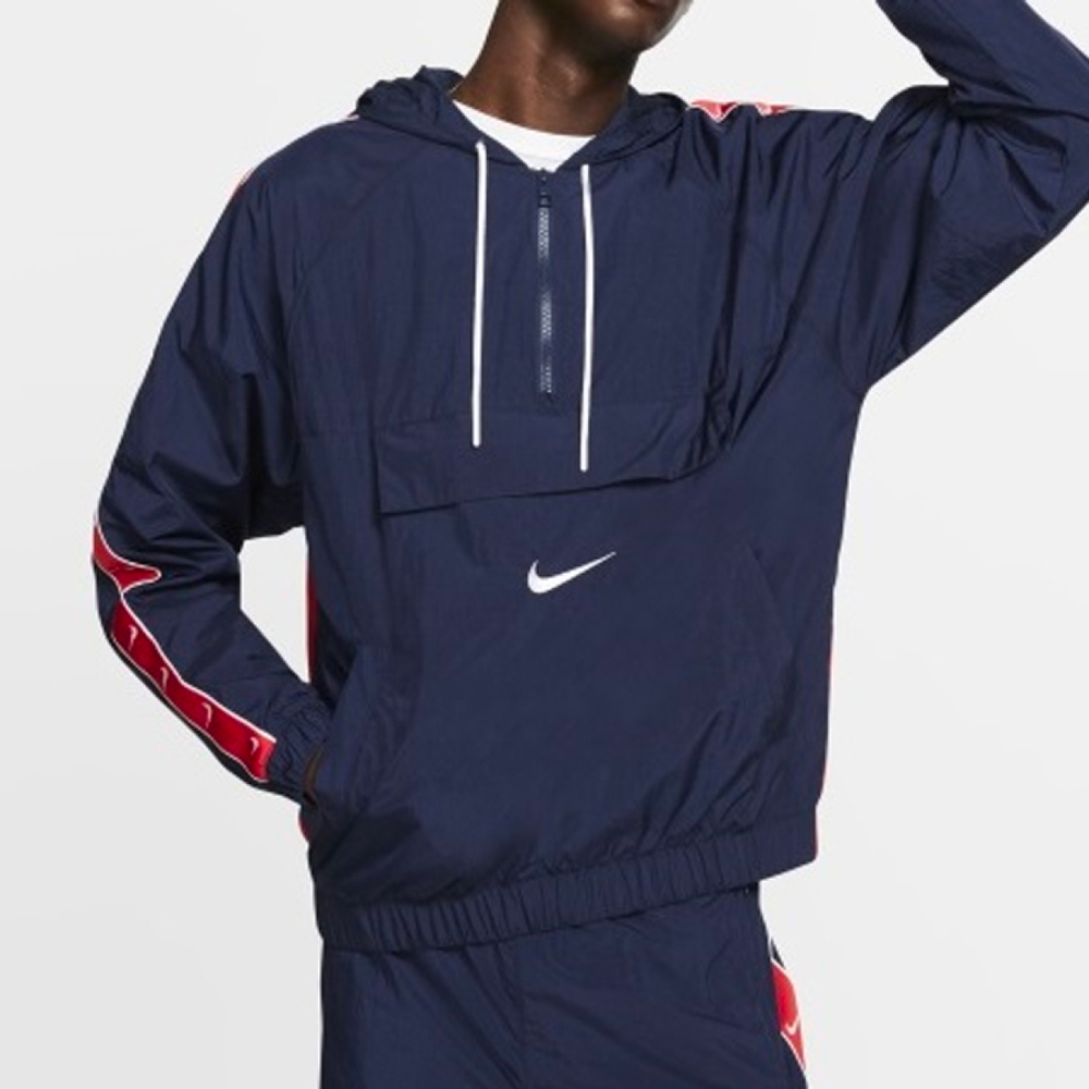 Nike NSW Big Swoosh Logo