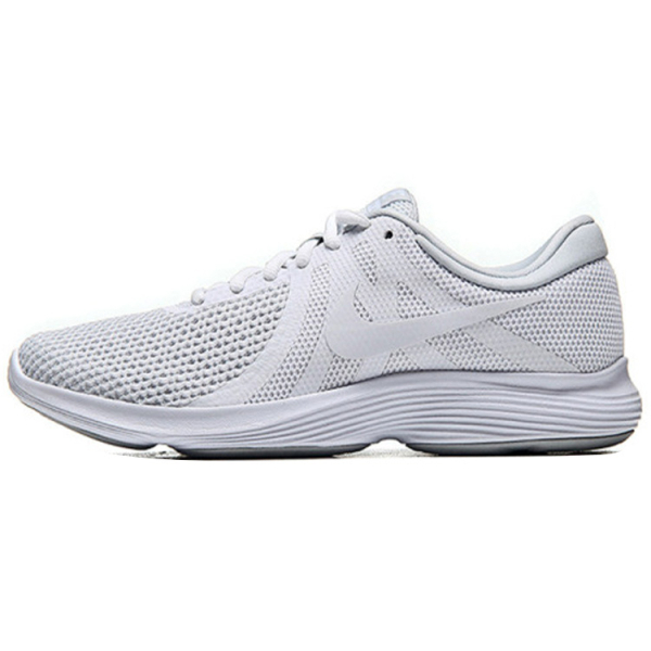Nike REVOLUTION 4
