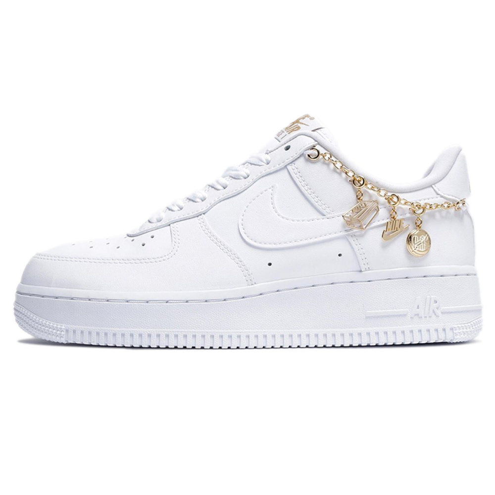 Nike Air Force 1 lx "lucky charms"