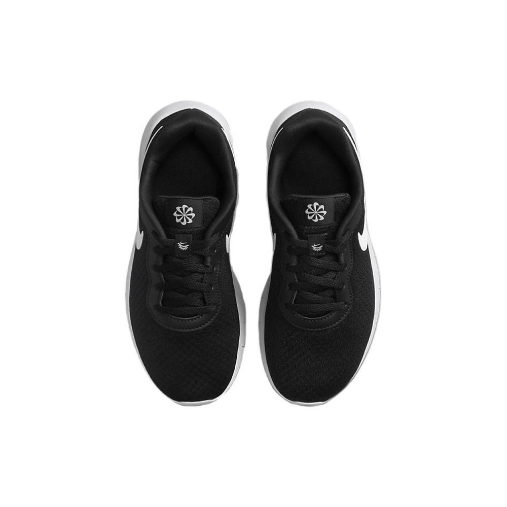 Nike Tanjun