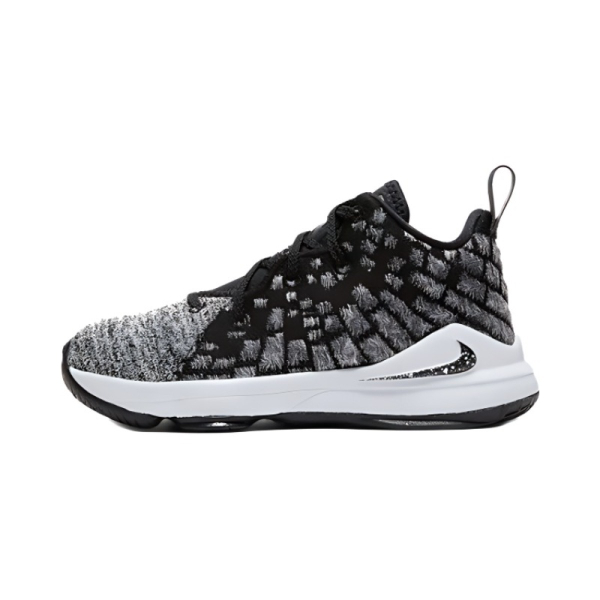 Nike LeBron XVII