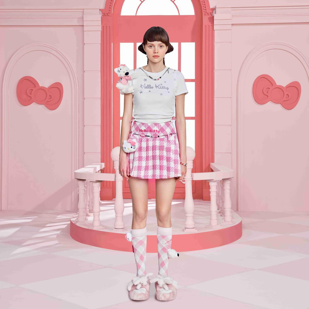 13 DEMARZO x Sanrio/