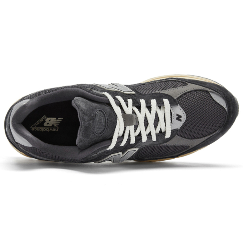New Balance NB 2002R