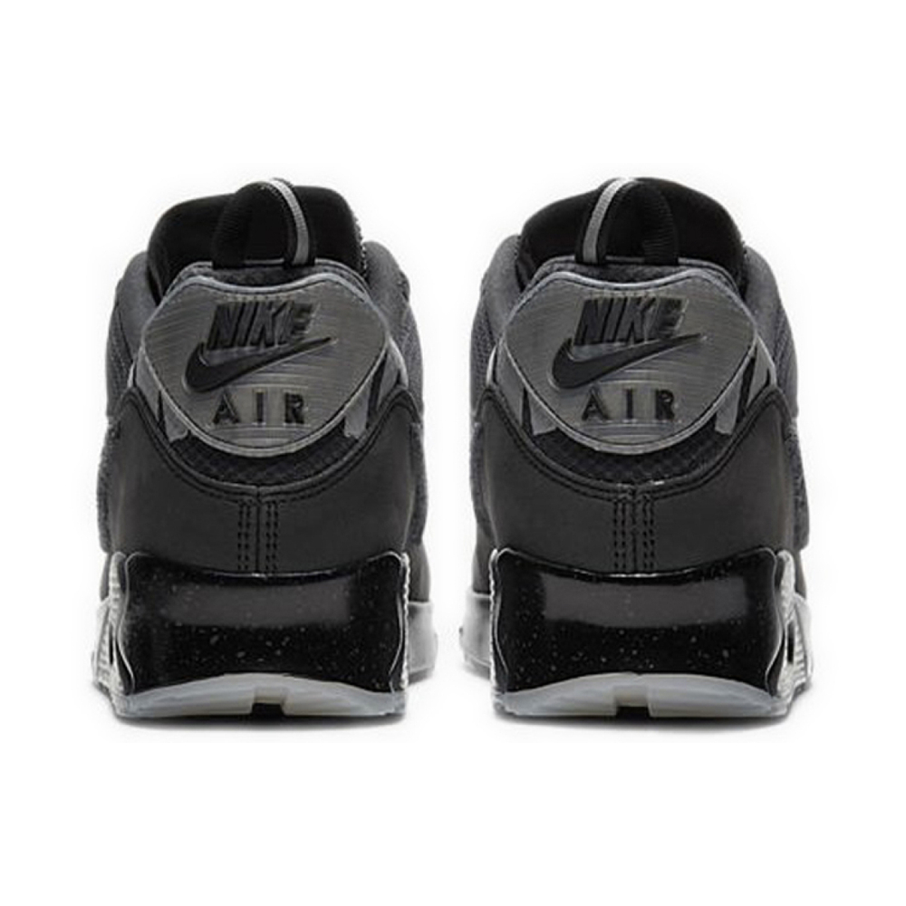 UNDEFEATED x Nike Air Max 90