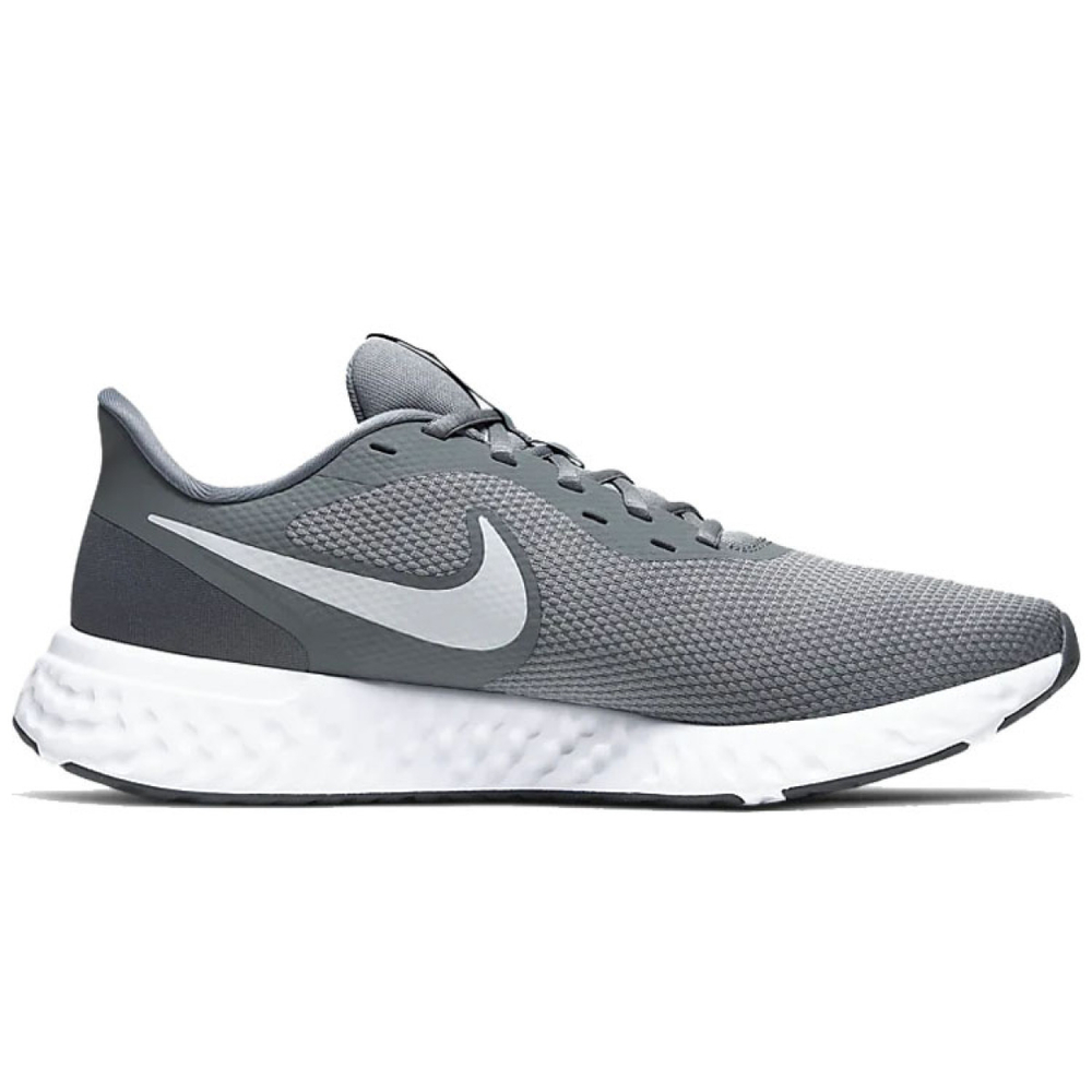 Nike REVOLUTION 5