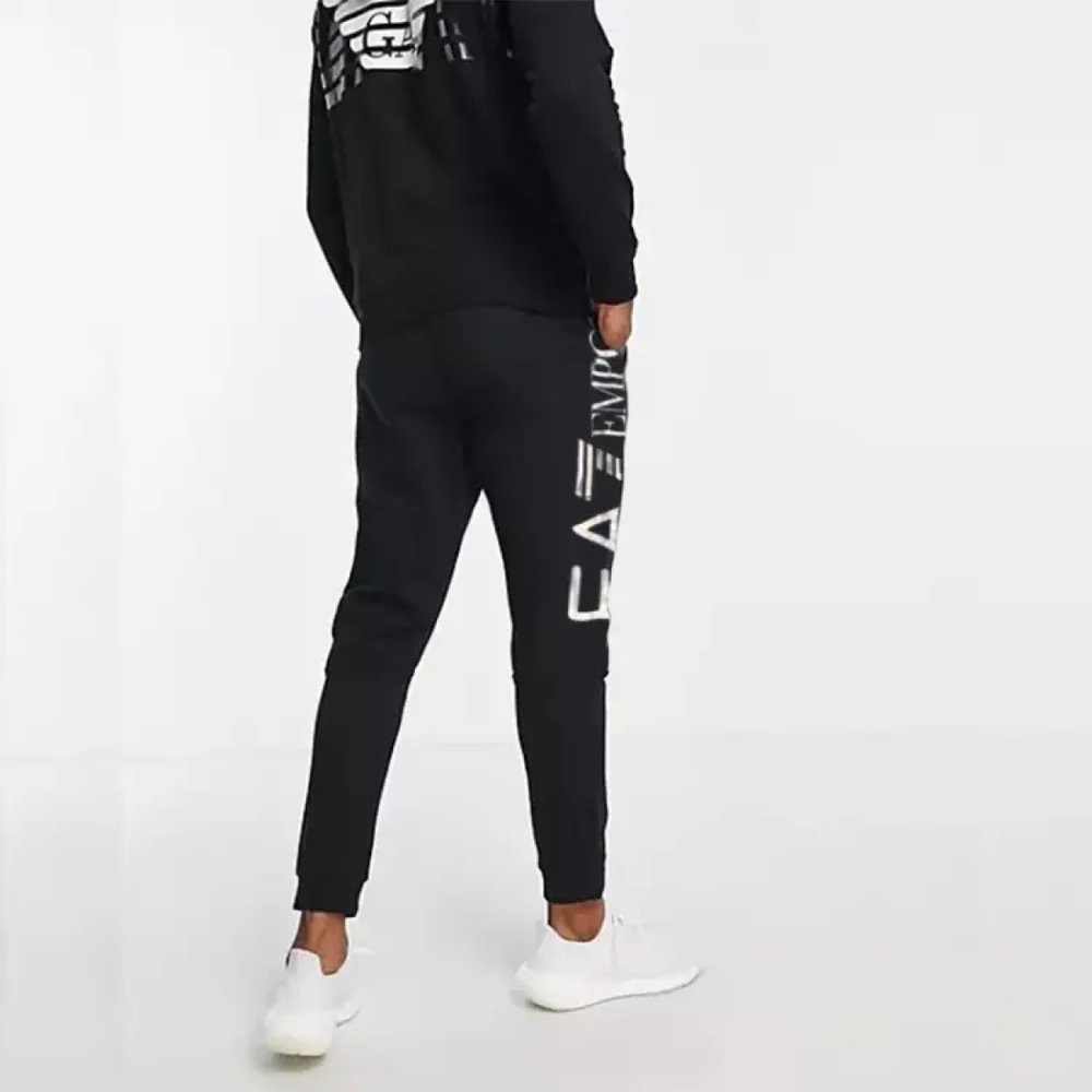 EMPORIO ARMANI FW23 EA7 Logo