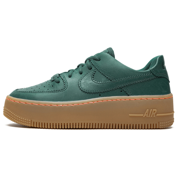 Nike Air Force 1 LX