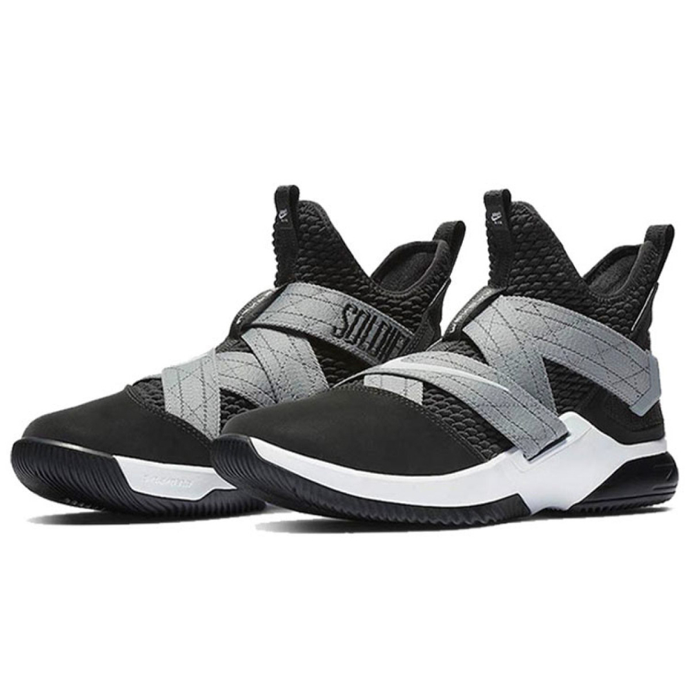 Nike zoom soldier 12 12