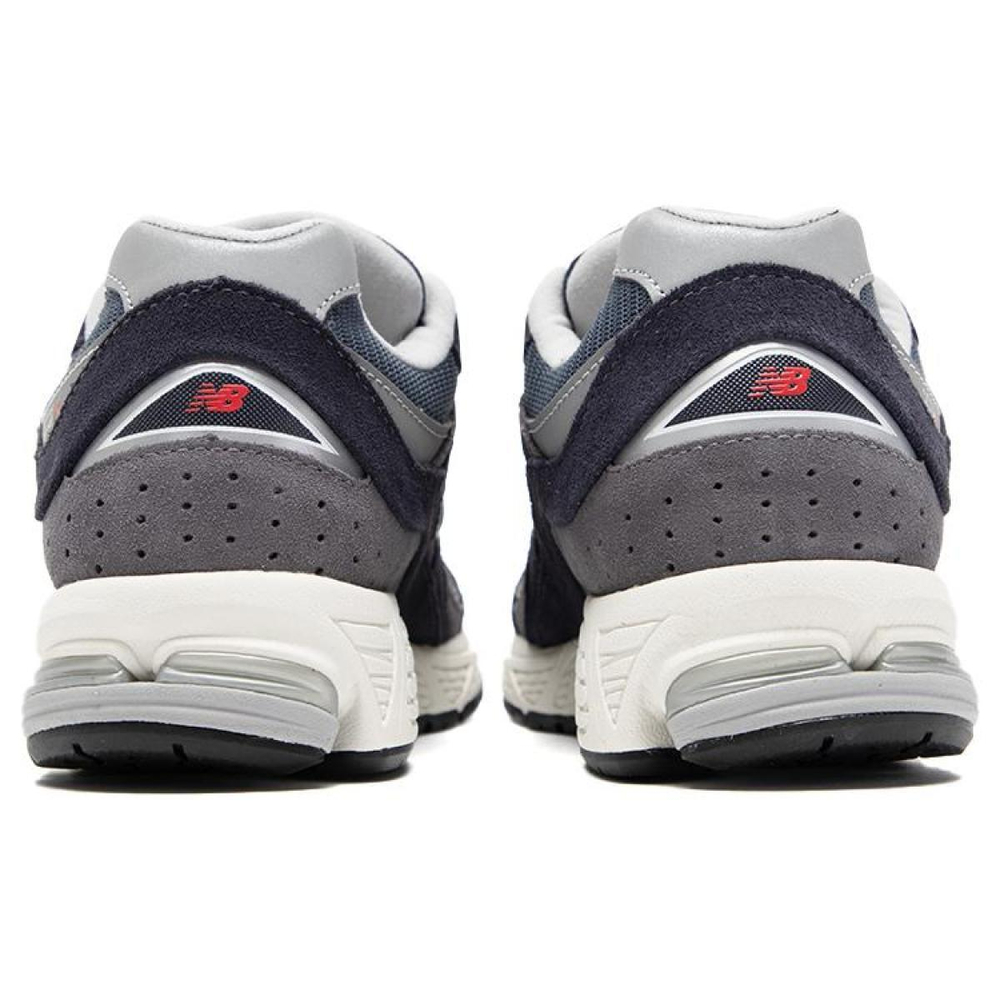 New Balance NB 2002R