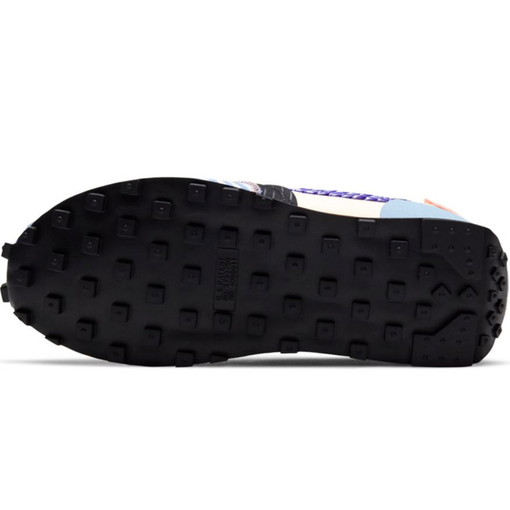Nike Daybreak type "crimson tint"