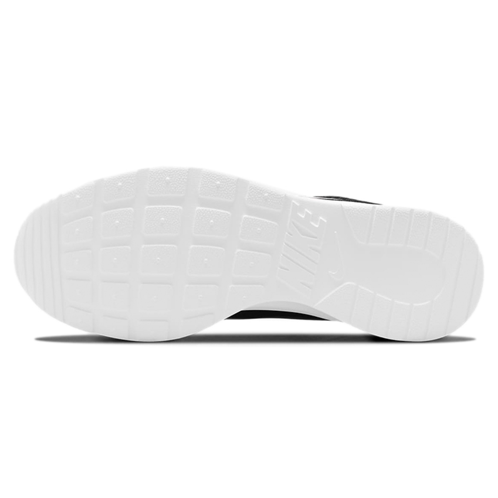 Nike Tanjun