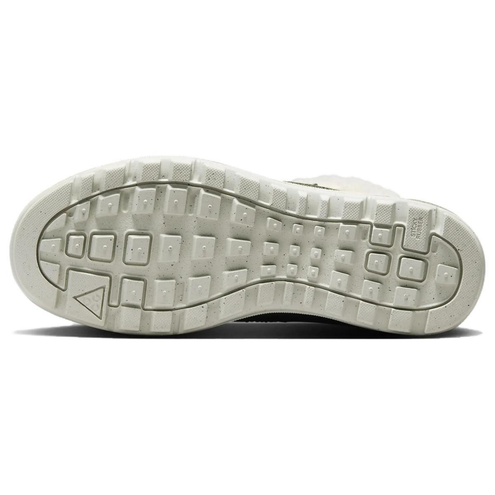 Nike Woodside