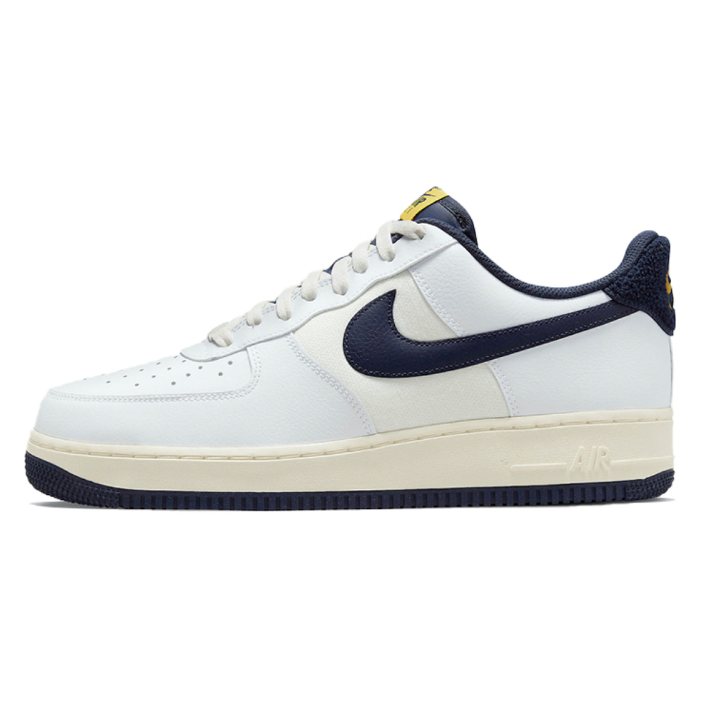 Nike Air Force 1 '07 LV8