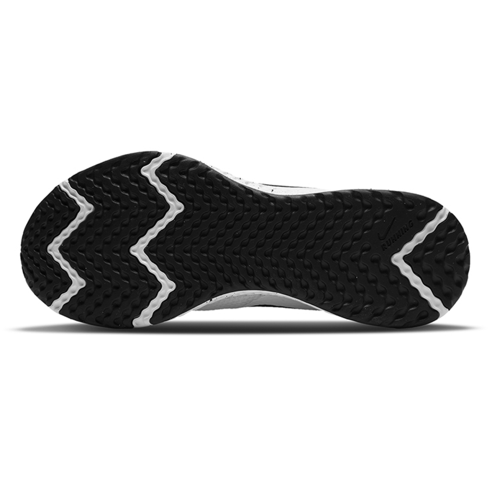 Nike REVOLUTION 5