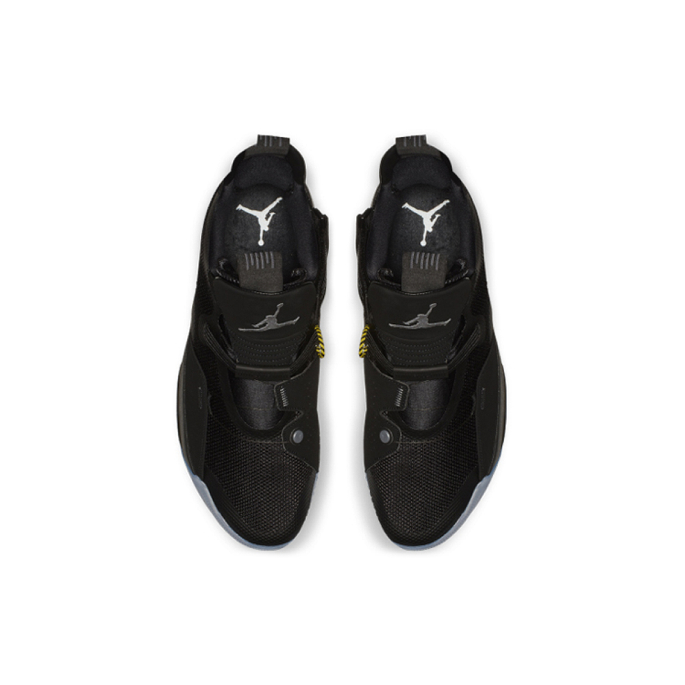 Air Jordan 33 Blackout