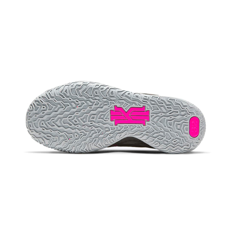 Nike Kyrie 7